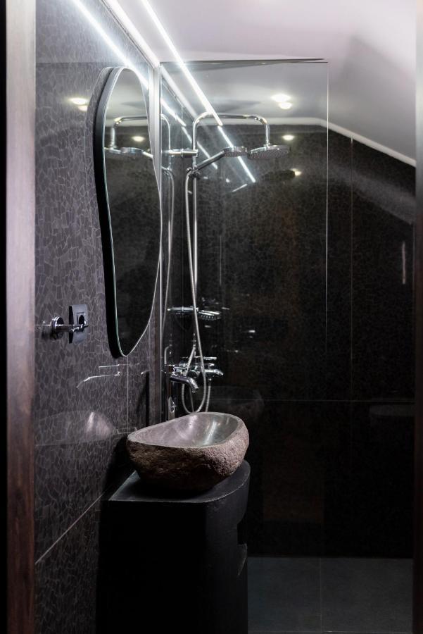 Theros By Agora Luxury In The Heart Of Heraklion (Crete)